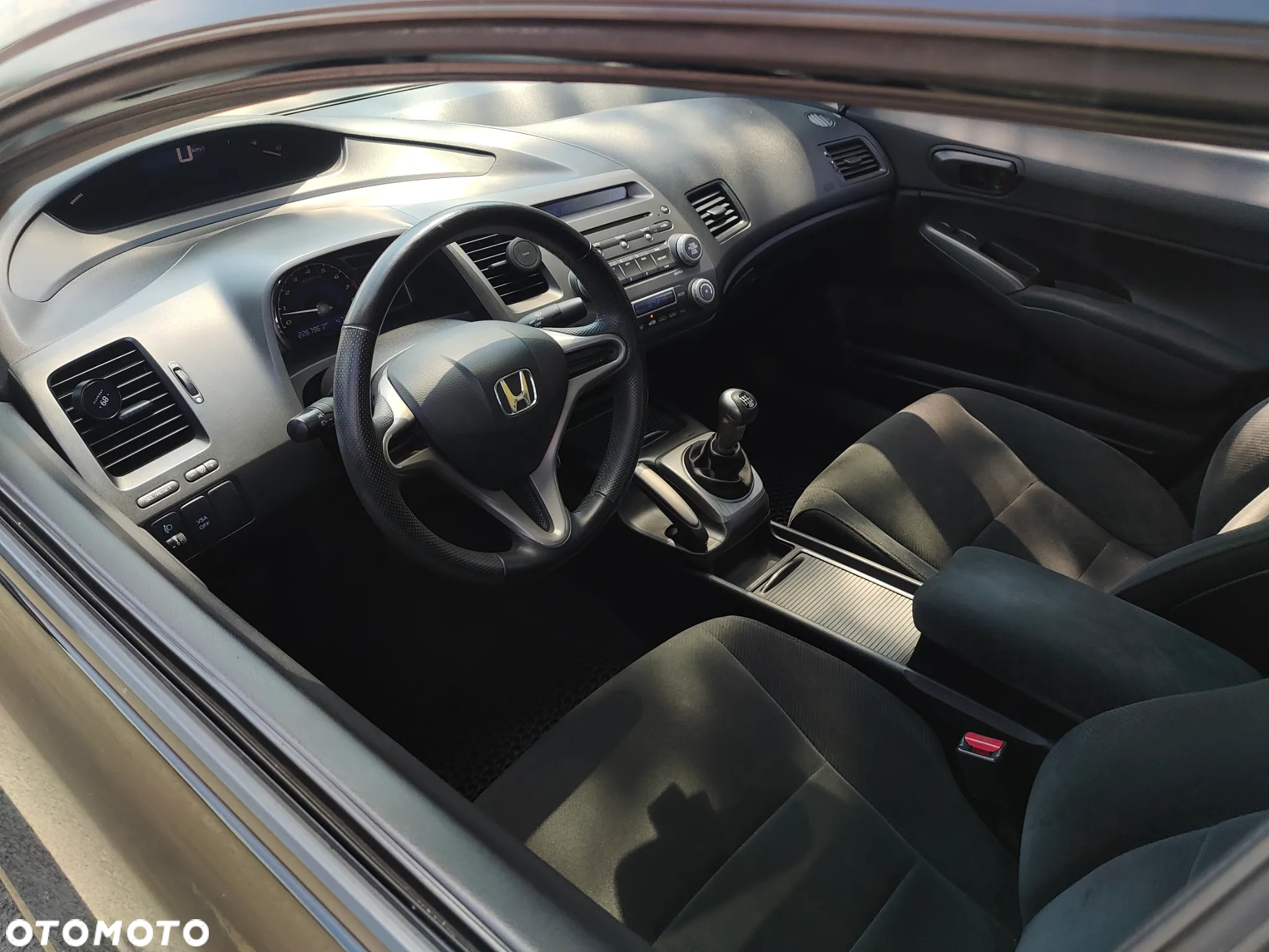 Honda Civic 1.8 Comfort - 11