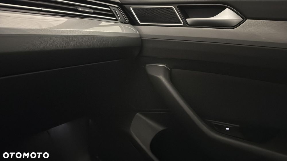 Volkswagen Passat Variant 2.0 TDI EVO Business DSG - 21