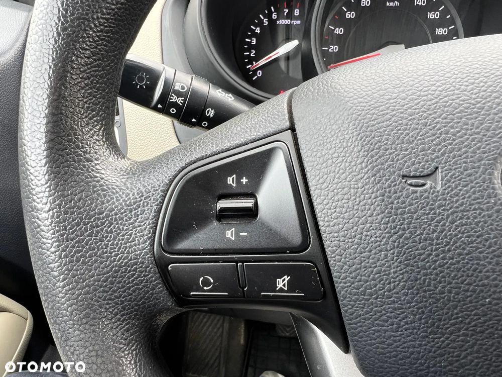Kia Rio 1.4 M - 23
