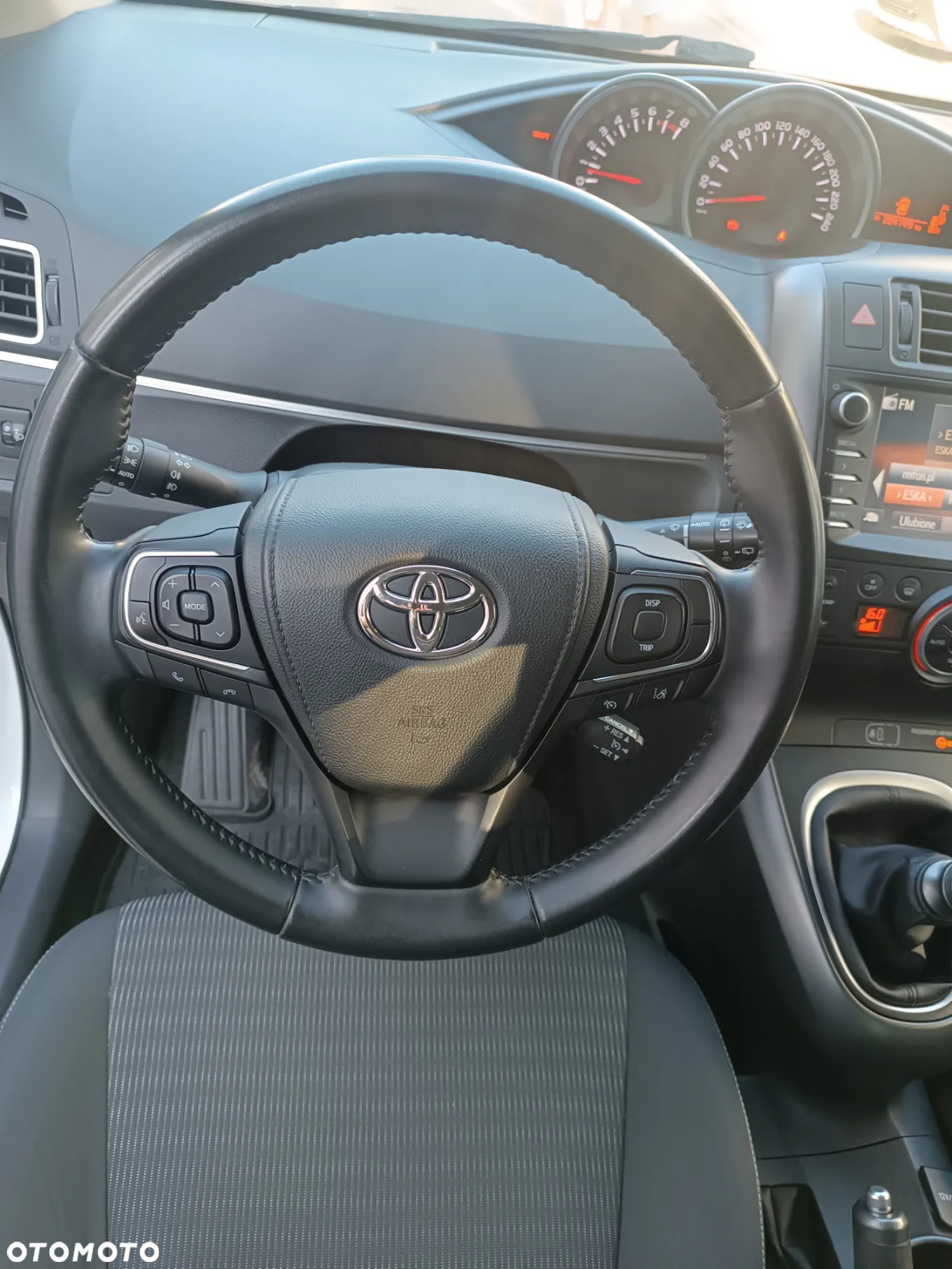 Toyota Verso 1.8 Prestige 7os - 30