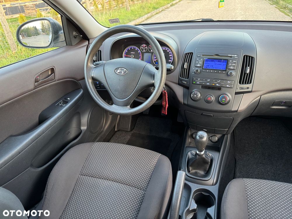 Hyundai i30 1.4 Comfort World Cup - 13