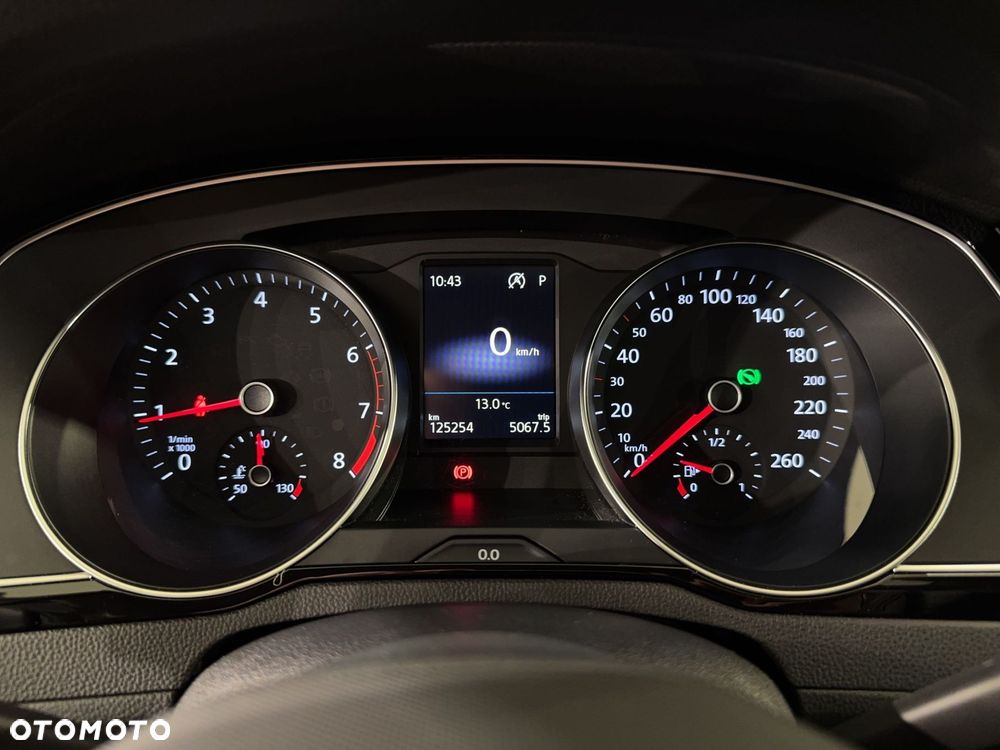 Volkswagen Passat - 20