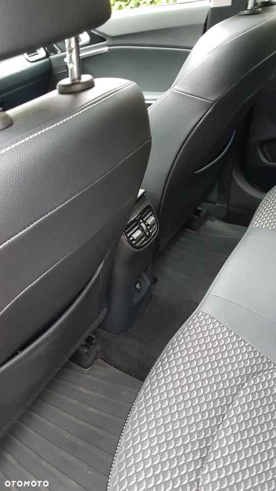 Kia XCeed 1.5 T-GDI Business Line DCT - 15