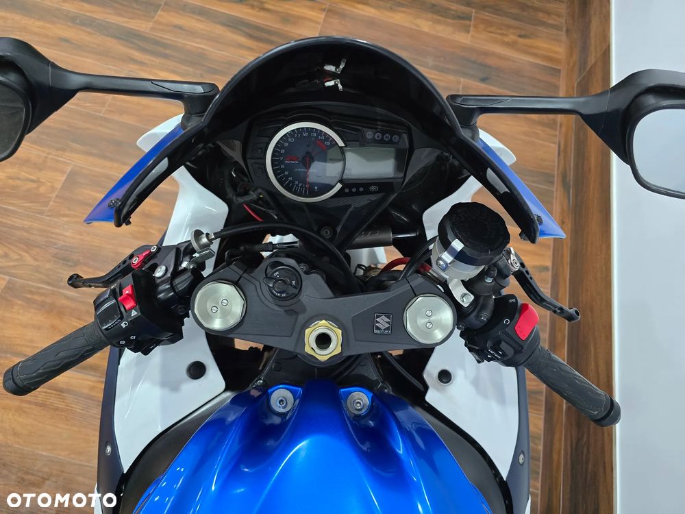 Suzuki GSX-R - 17