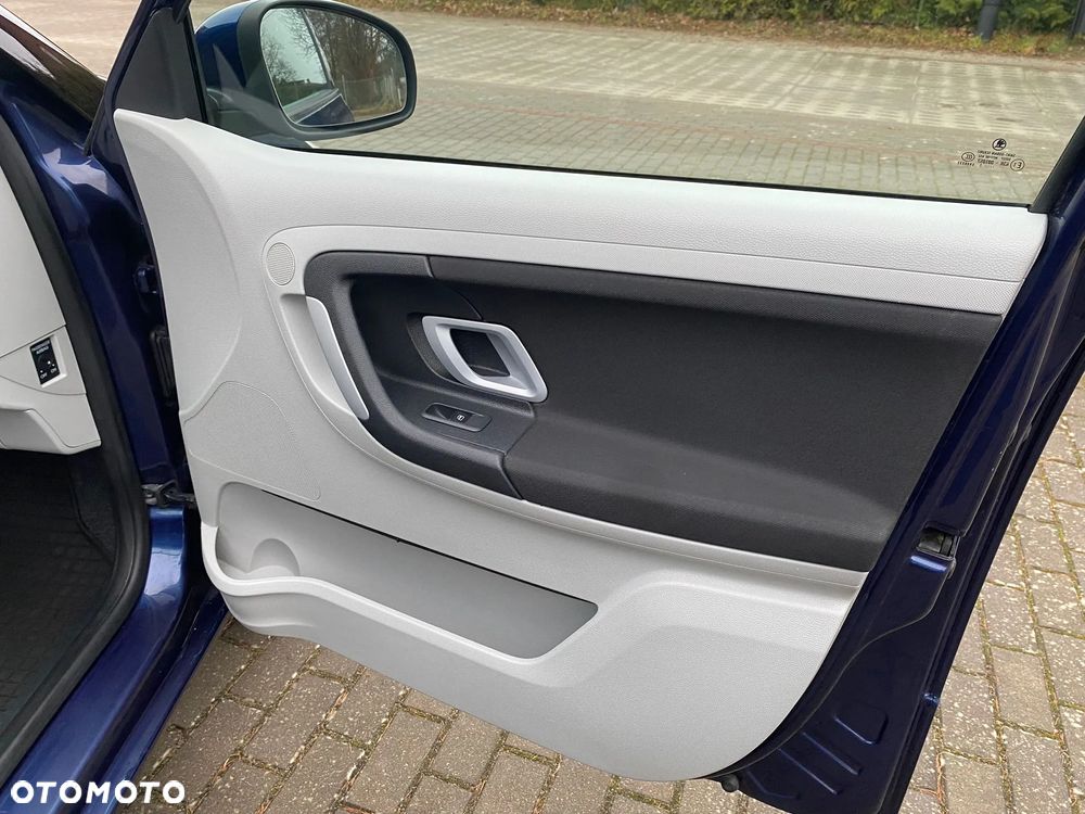 Skoda Fabia 1.2 HTP STYLE Edition - 16