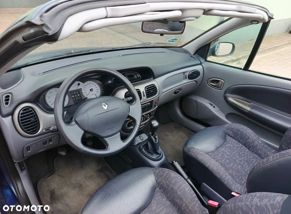 Renault Megane 1.6 Privilege - 23