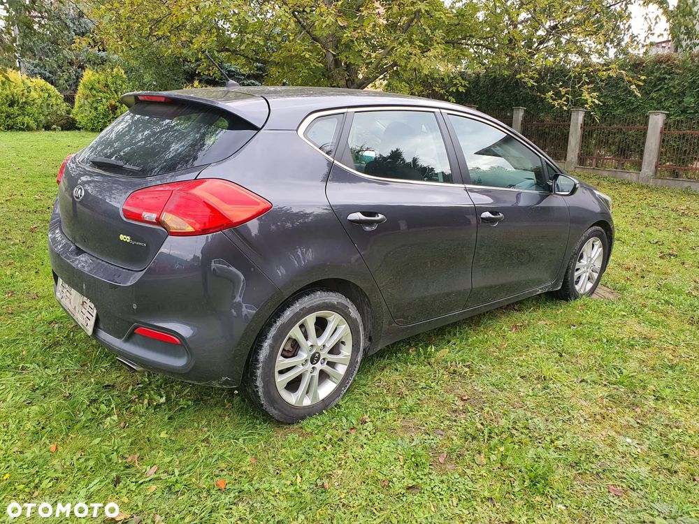 Kia Ceed 1.6 GDI Fifa World Cup Edition - 4