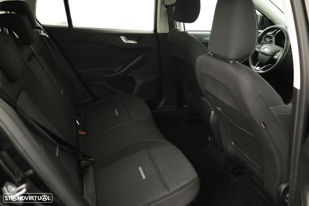 Ford Focus SW - 21