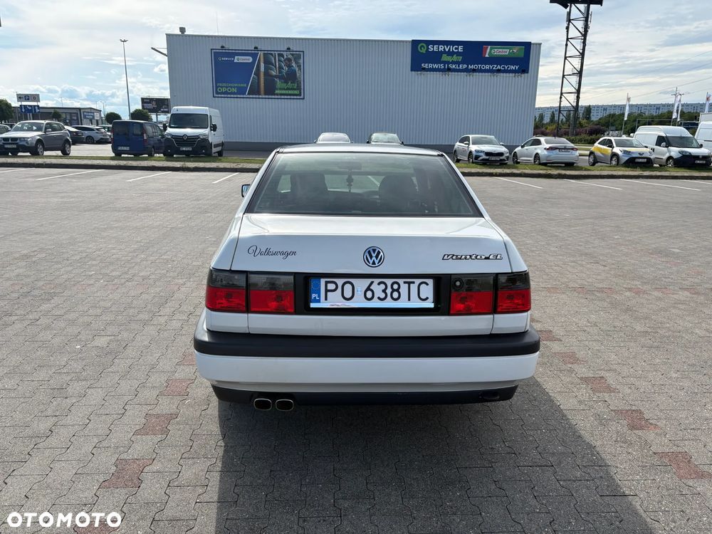 Volkswagen Vento 1.6 CL - 5