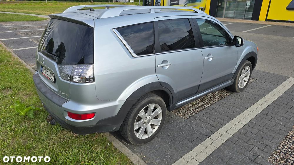 Mitsubishi Outlander - 4