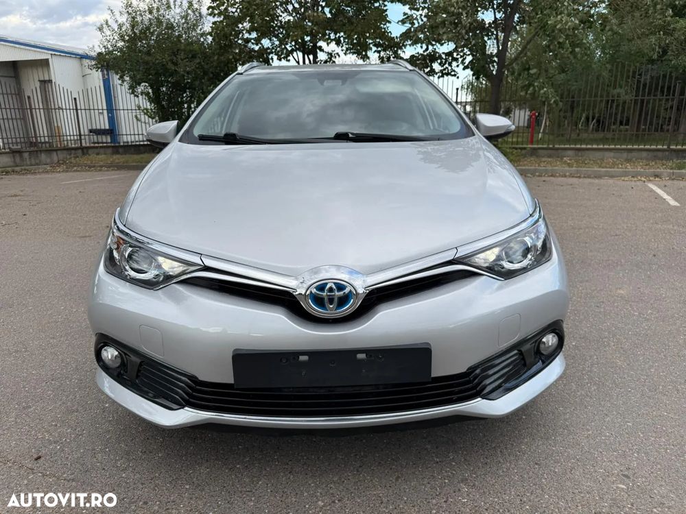 Toyota Auris 1.8 L VVT-i Hybrid Sol + - 4