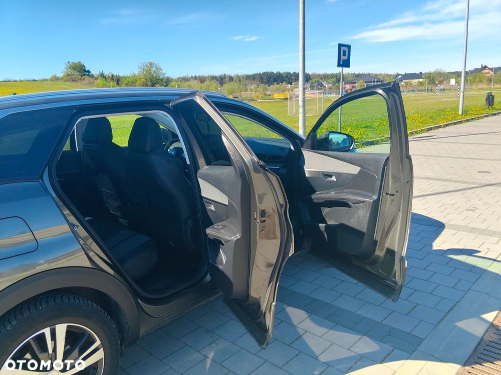 Peugeot 3008 BlueHDi 130 Stop & Start EAT8 Allure - 4