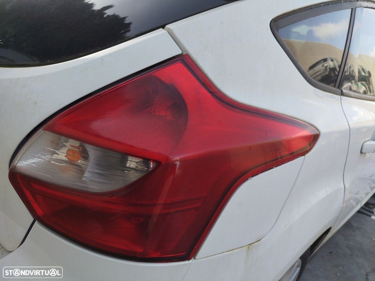 Farolim direito FORD Focus III - 1