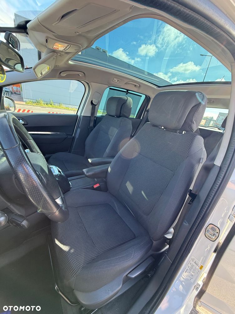 Peugeot 5008 2.0 HDi Allure 7os - 9