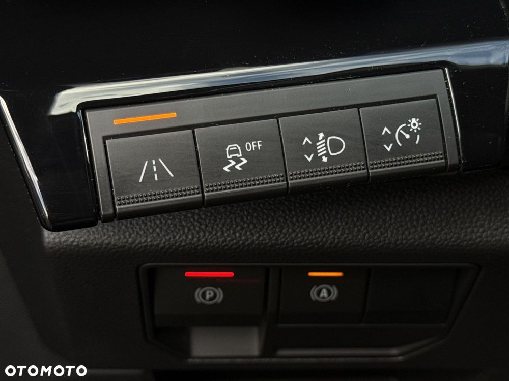 Renault Austral 1.3 TCe mHEV Evolution - 32