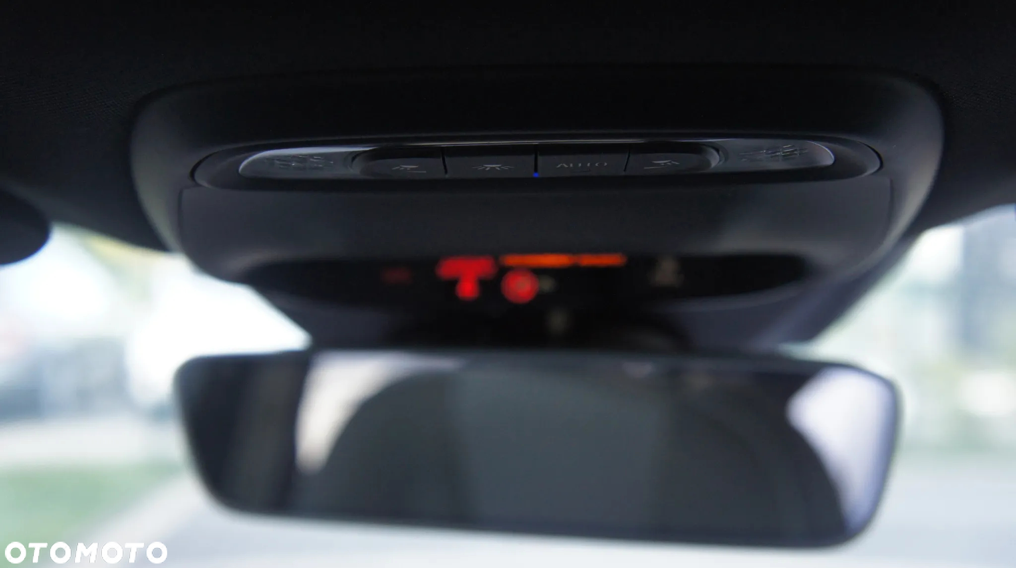 Volvo V40 D3 Drive-E Momentum - 28