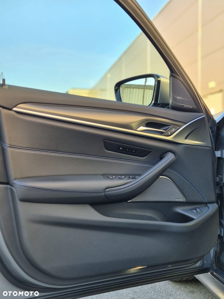 BMW Seria 5 520d xDrive mHEV M Sport sport - 23