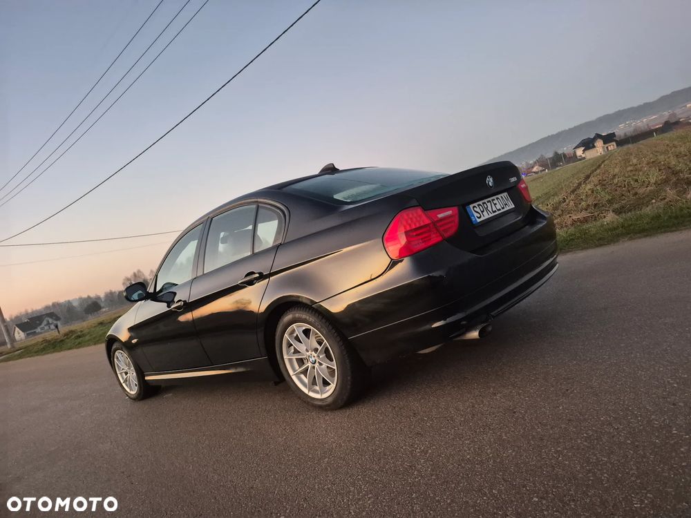 BMW Seria 3 318i Edition Exclusive - 26