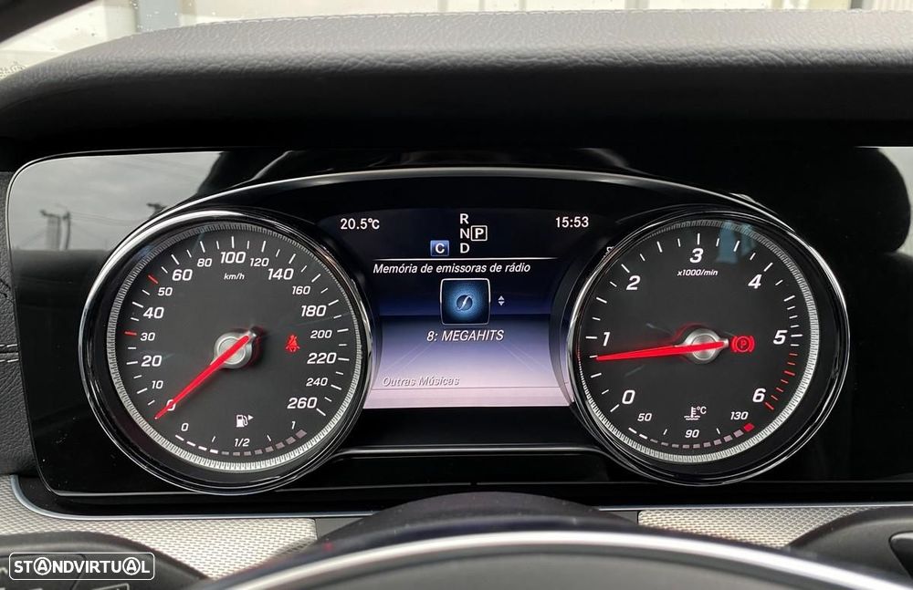 Mercedes-Benz E 220 d AMG Line - 38