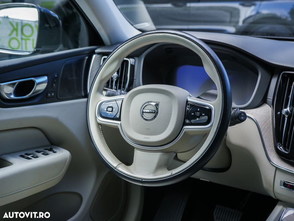 Volvo XC 60 B4 MHEV AT8 AWD Inscription - 23