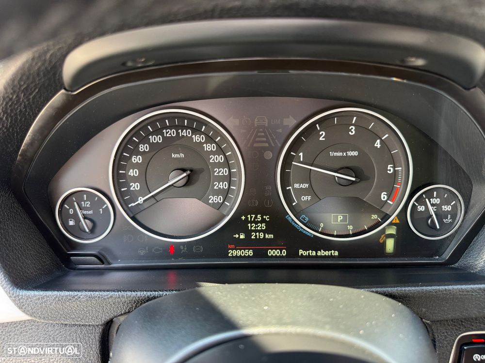 BMW 320 d DPF Touring Aut. Edition Sport - 22