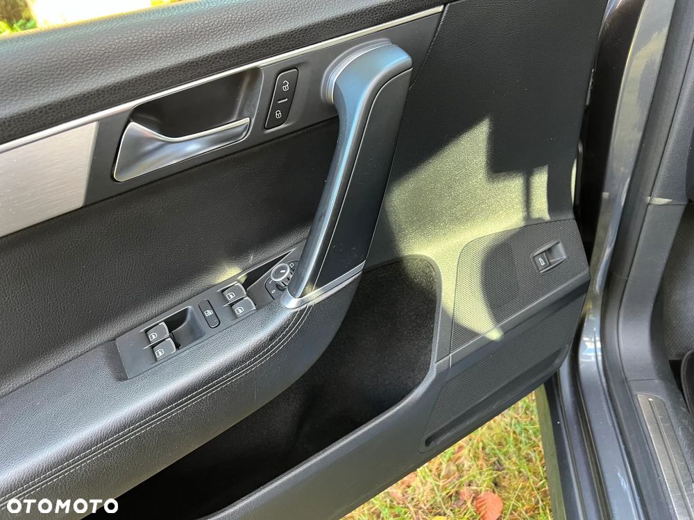 Volkswagen Passat 2.0 TDI DPF DSG 4Motion Highline - 14