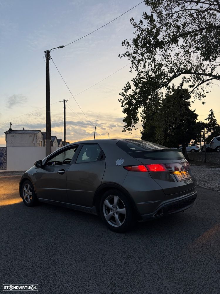 Honda Civic 1.4 Sport - 9