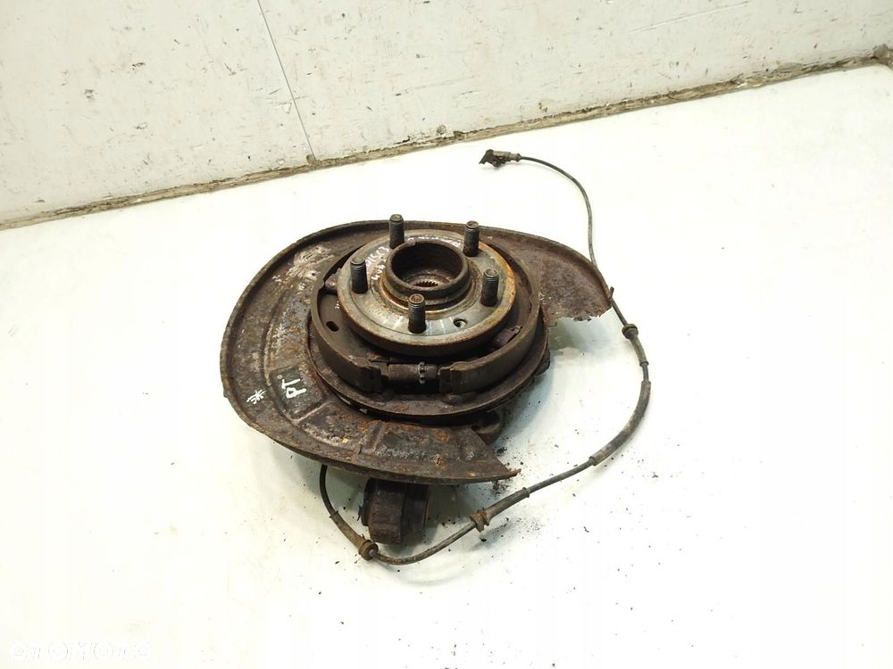 ZWROTNICA PIASTA PRAWY TYŁ LAND ROVER DISCOVERY III 2.7 V6 - 10