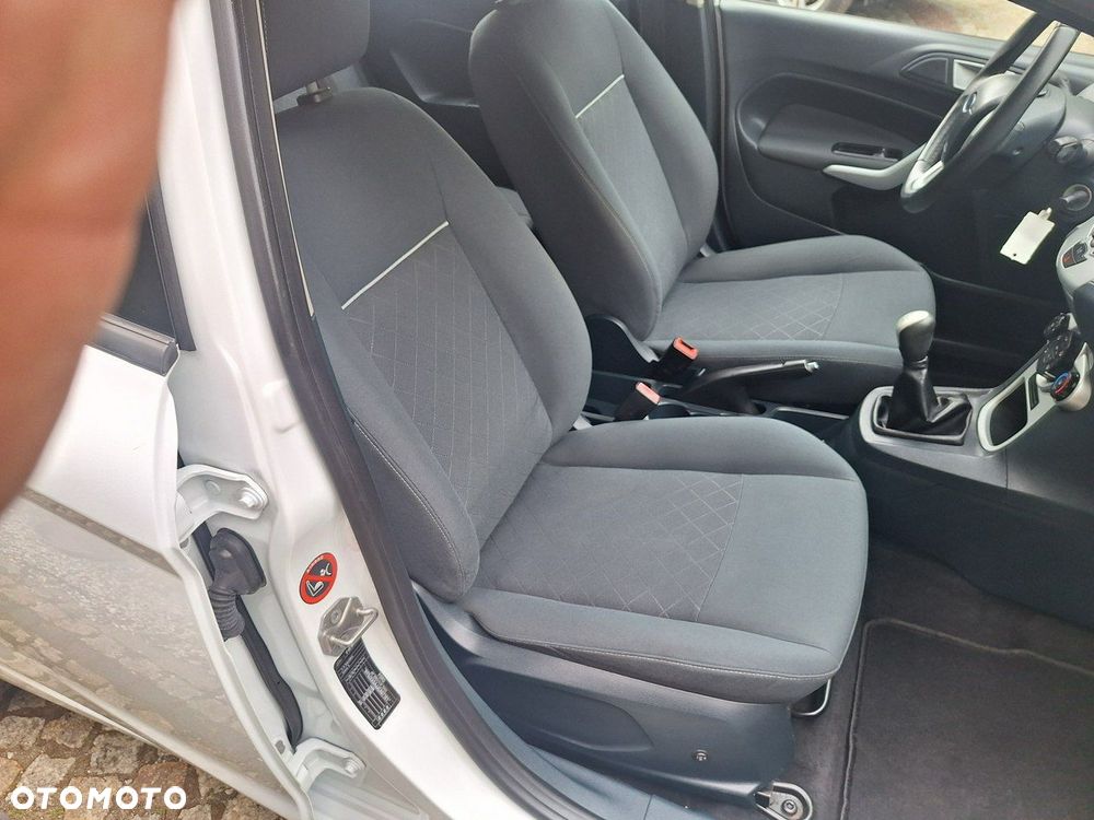 Ford Fiesta - 15