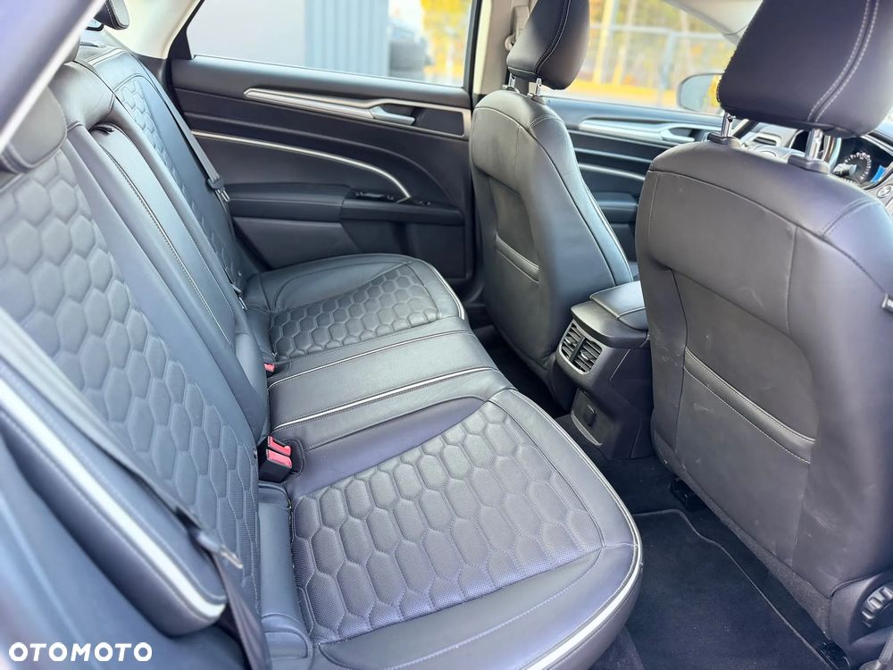 Ford Mondeo - 12