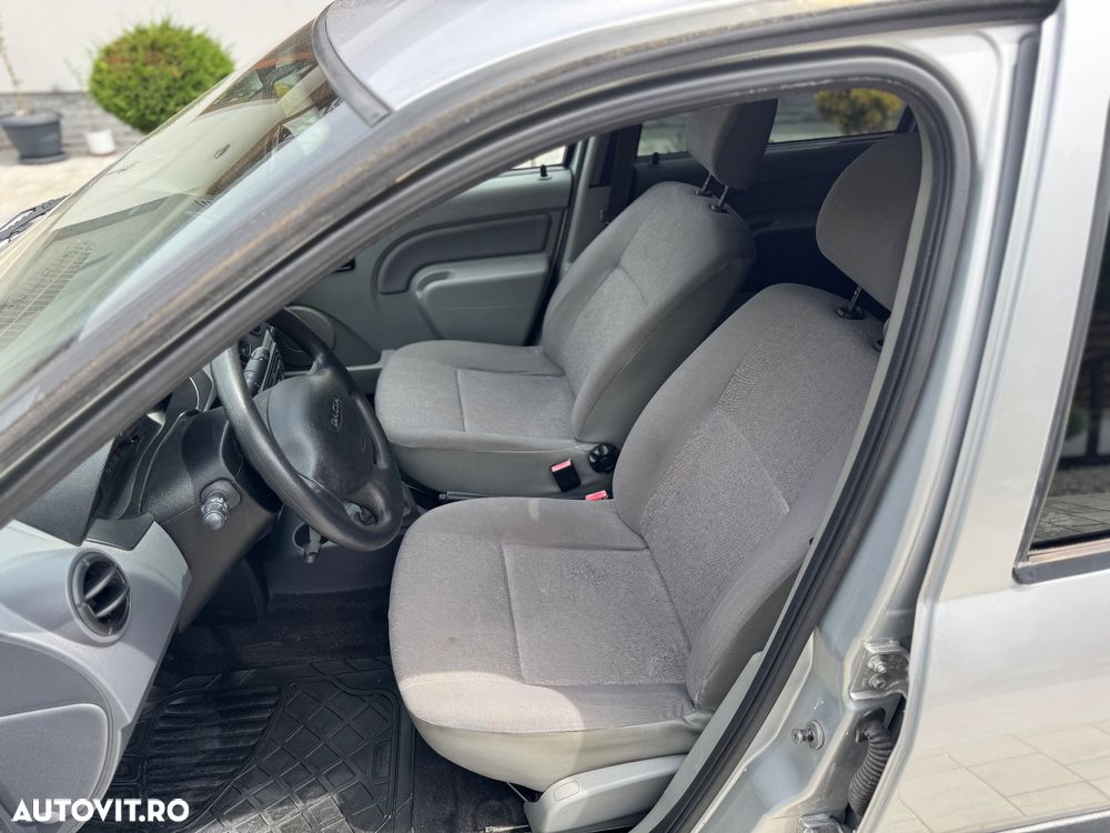 Dacia Logan 1.6 Prestige - 12