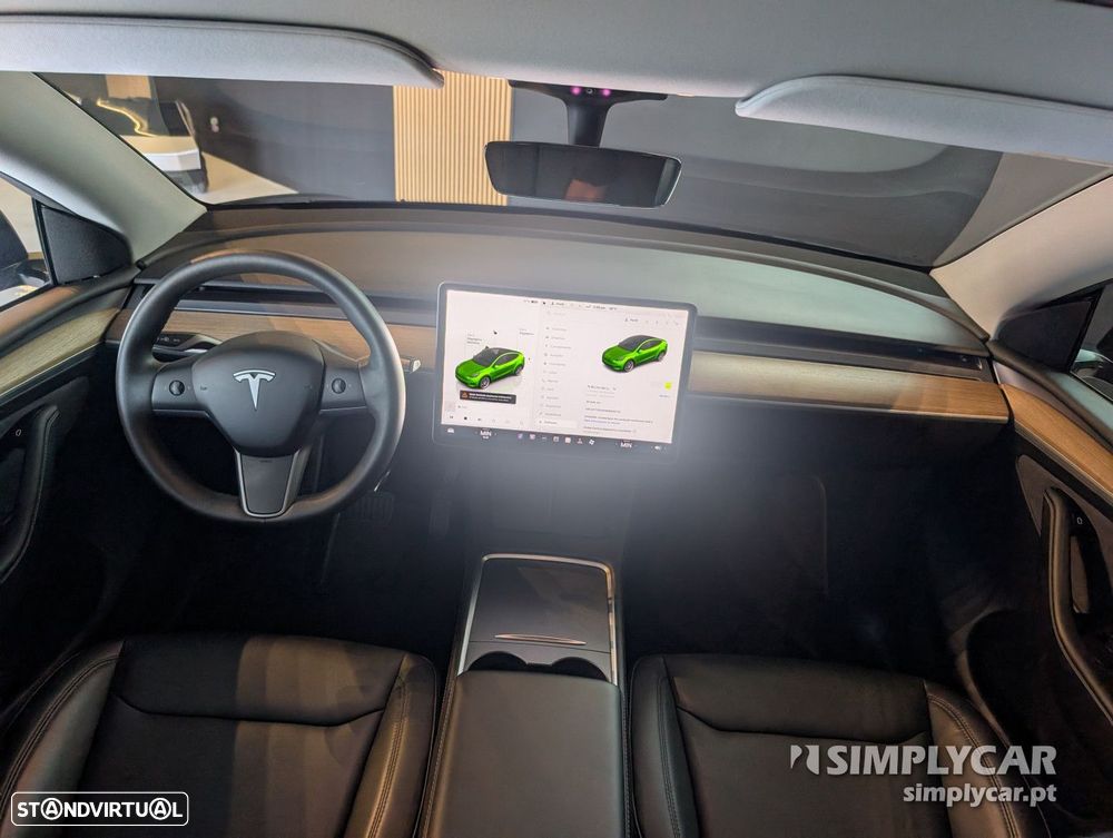 Tesla Model Y - 10