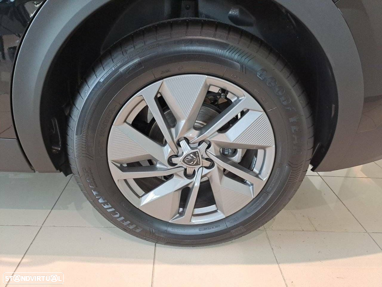 Peugeot 408 1.2 PureTech Allure EAT8 - 11