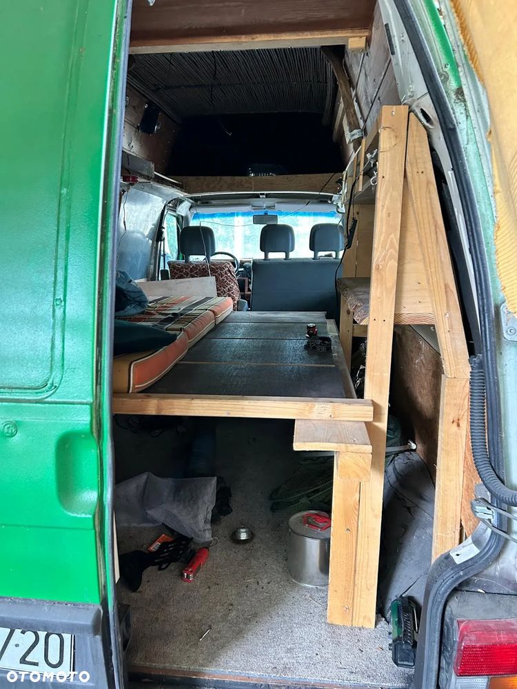 Volkswagen Transporter - 4