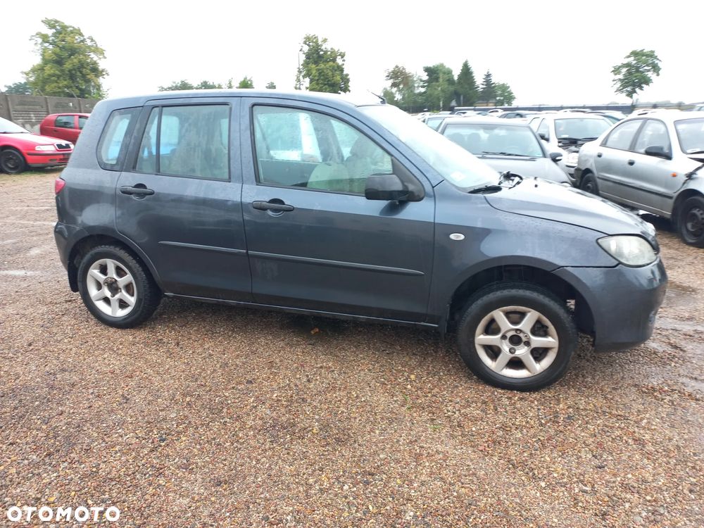 Mazda 2 04r 1.4 Diesel wszystkie części lampa drzwi - 2