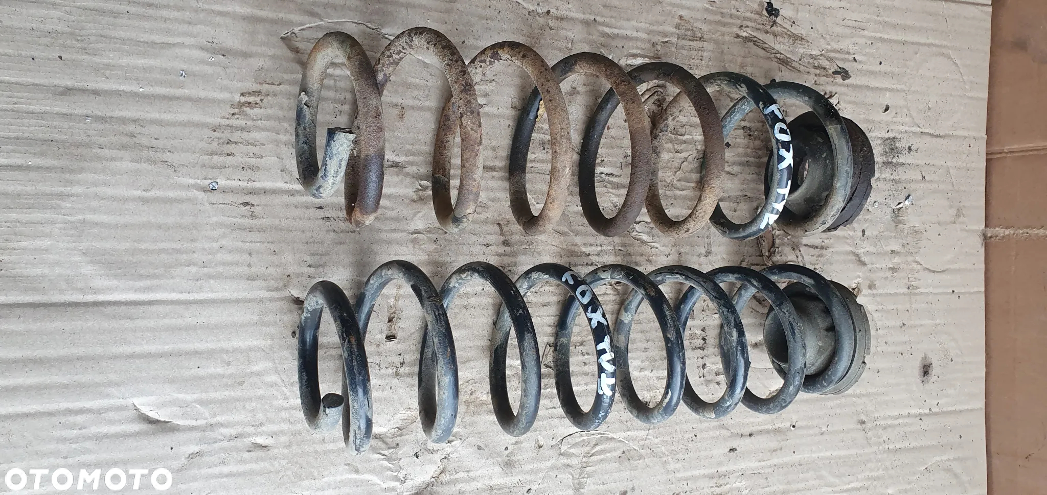Sprężyny sprężyna tył tylne 2SZT VW FOX - 4