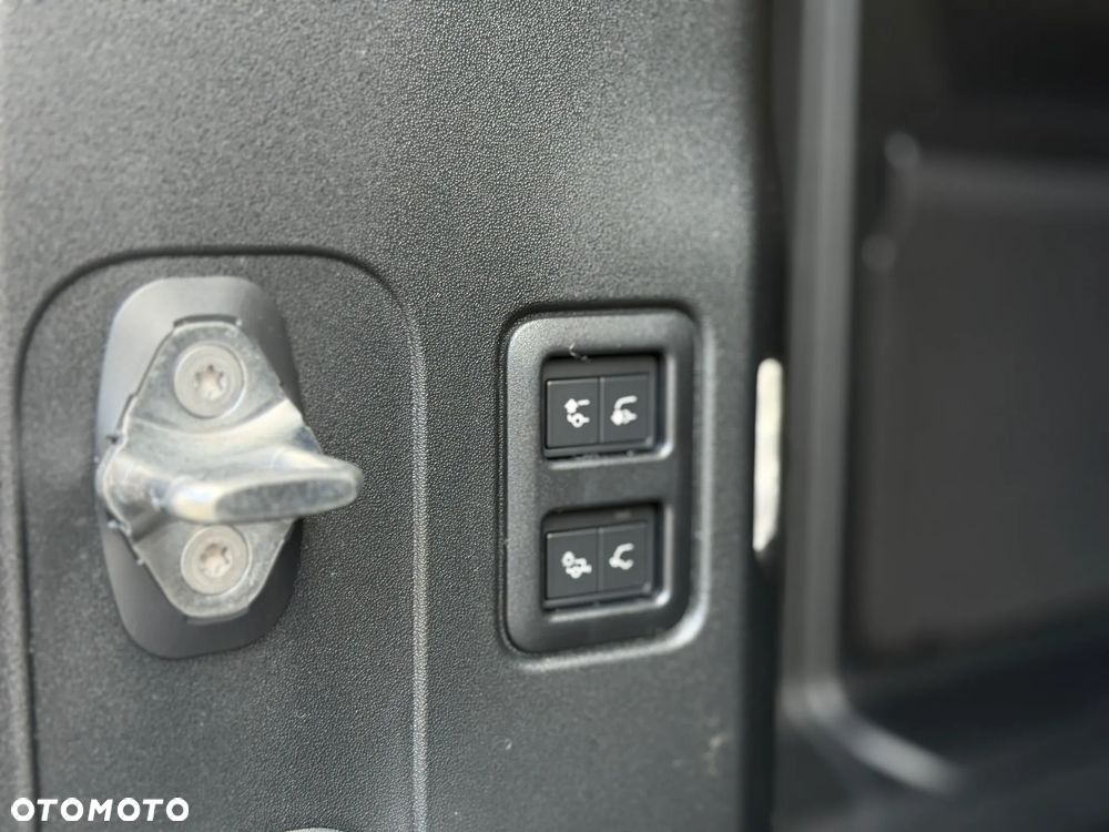Land Rover Defender 110 D350 X-Dynamic HSE - 12