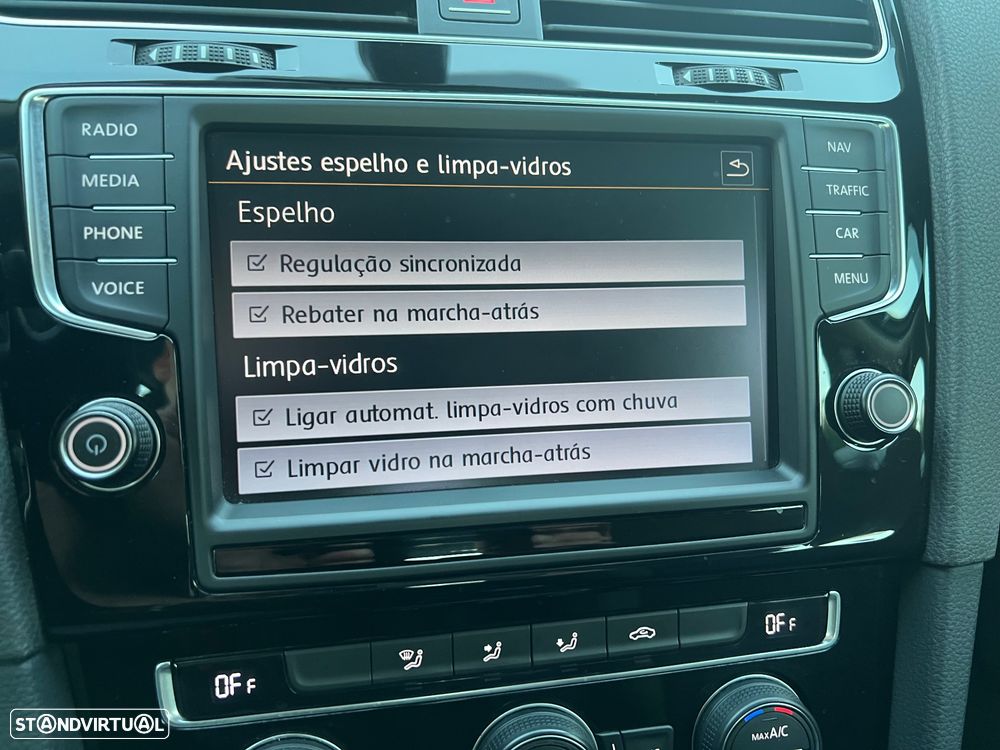 VW Golf 1.6 TDi Highline - 26