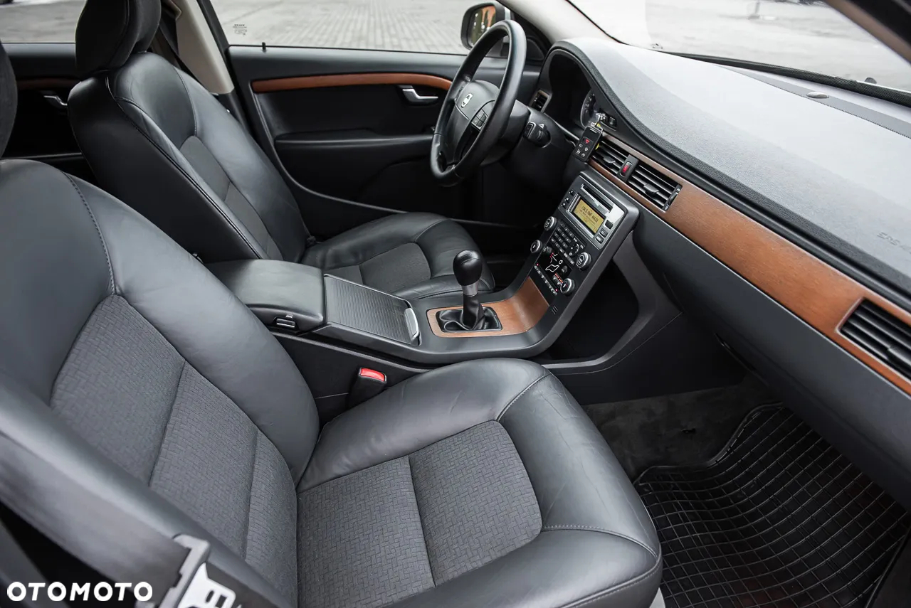 Volvo V70 2.0D Summum - 25