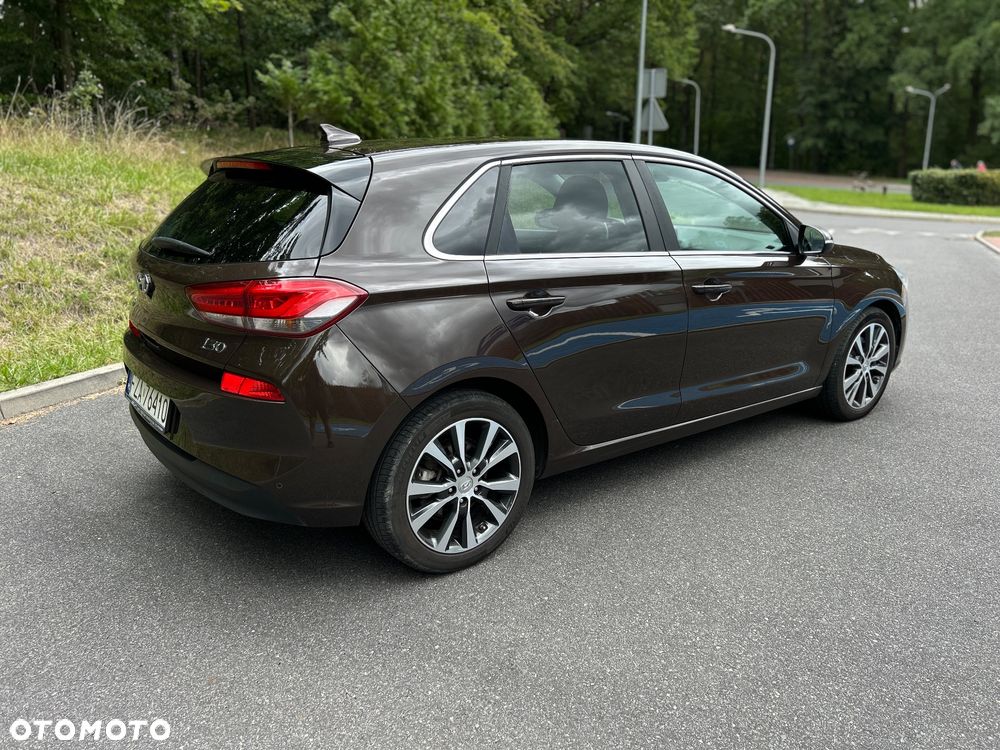 Hyundai i30 1.4 T-GDI Premiere Luxury - 4