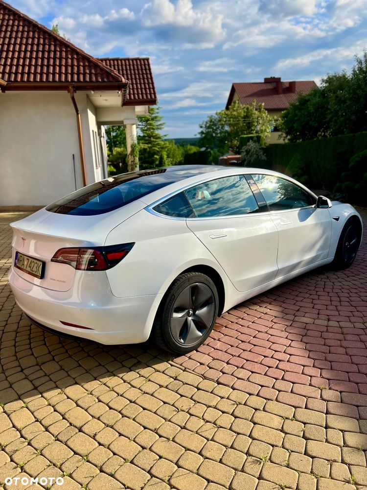 Tesla Model 3 - 13