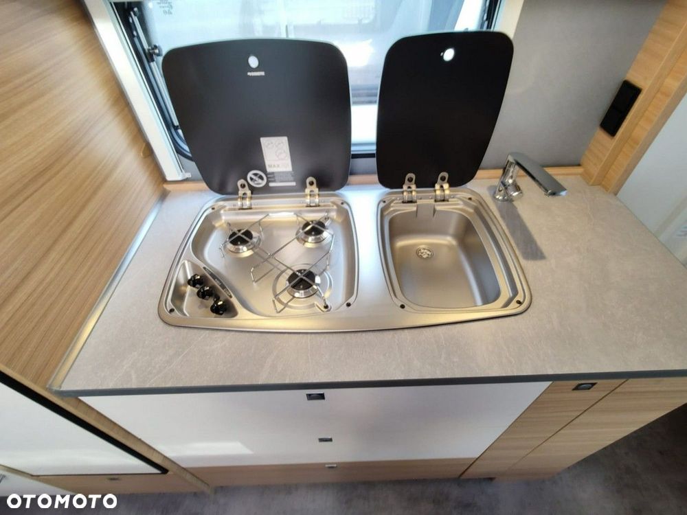 Dethleffs Camper 560 FMK - 11