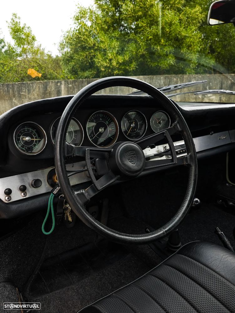 Porsche 911 Série F - 14