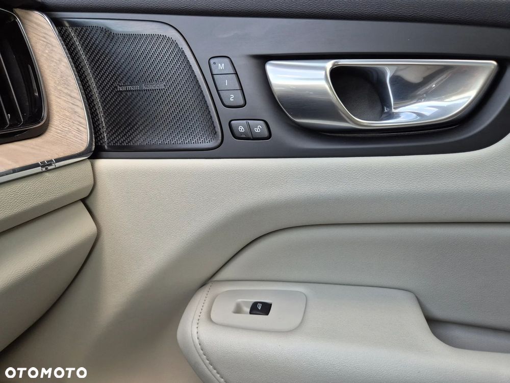 Volvo XC 60 T6 AWD Plug-In Hybrid Inscription Expression - 30