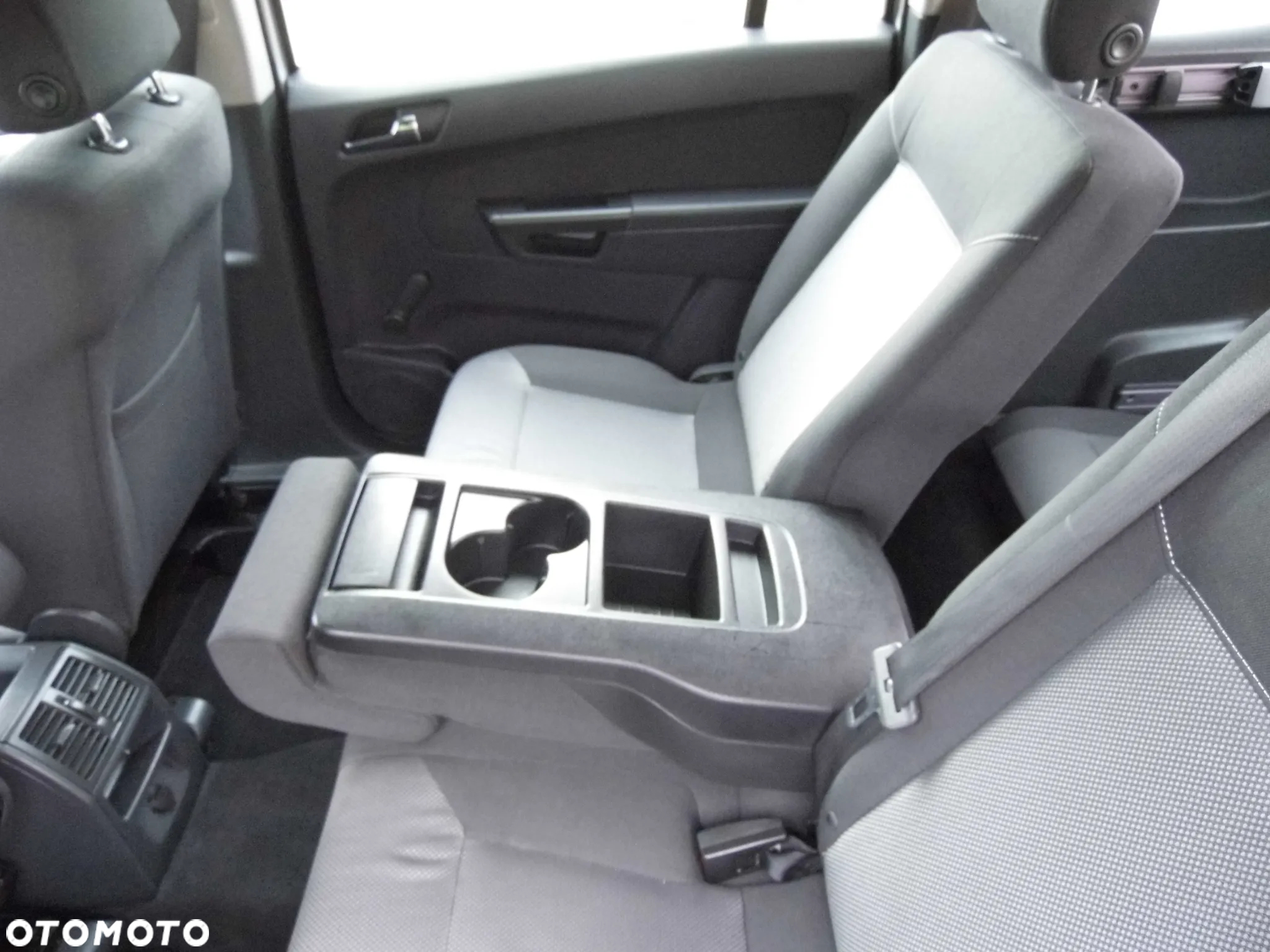 Opel Zafira 1.8 Design Edition - 25