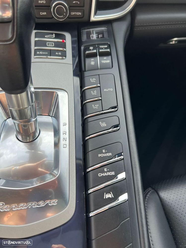 Porsche Panamera - 21