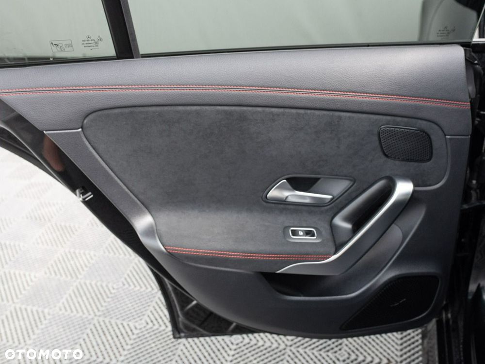 Mercedes-Benz CLA 200 mHEV AMG Line 7G-DCT - 24