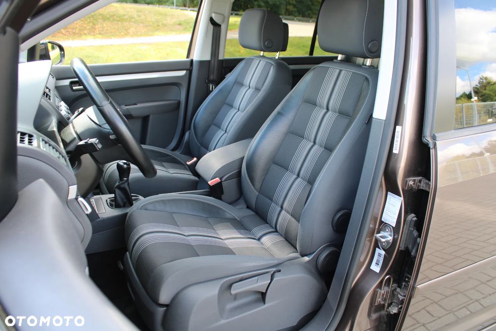 Volkswagen Touran 1.6 TDI DPF MATCH - 22