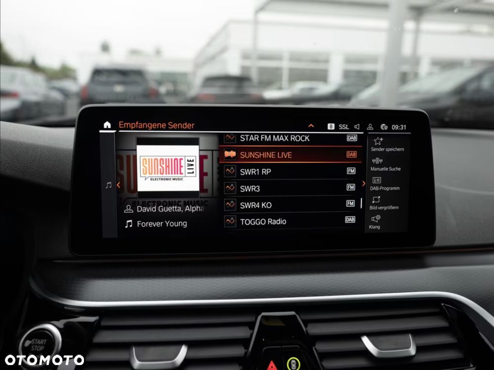 BMW Seria 5 540i xDrive - 16