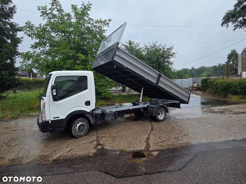 Nissan Cabstar